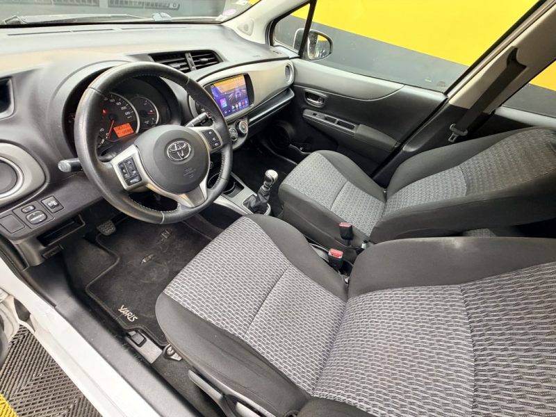 TOYOTA YARIS 100 VVT-I DYNAMIC 5P 2014