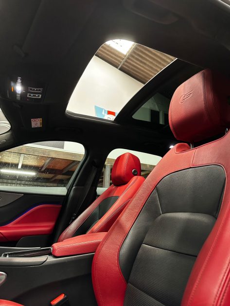 MAGNIFIQUE JAGUAR F-PACE S V6 3.0 SUPERCHARGED AWD 380 CH (FULL SUIVI JAGUAR, TOIT OUVRANT, CARPLAY)