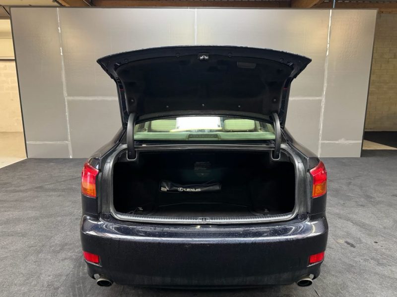 LEXUS IS250  LUXURY 2006