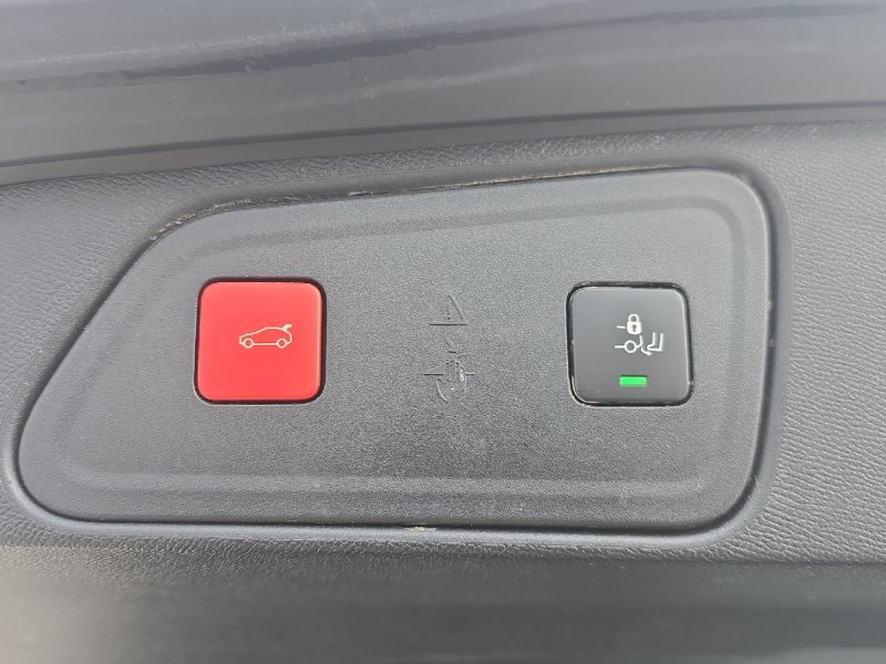 PEUGEOT 3008 II 1.6 THP 225 HYBRID *FINITION ROADTRIP* 180 CV.