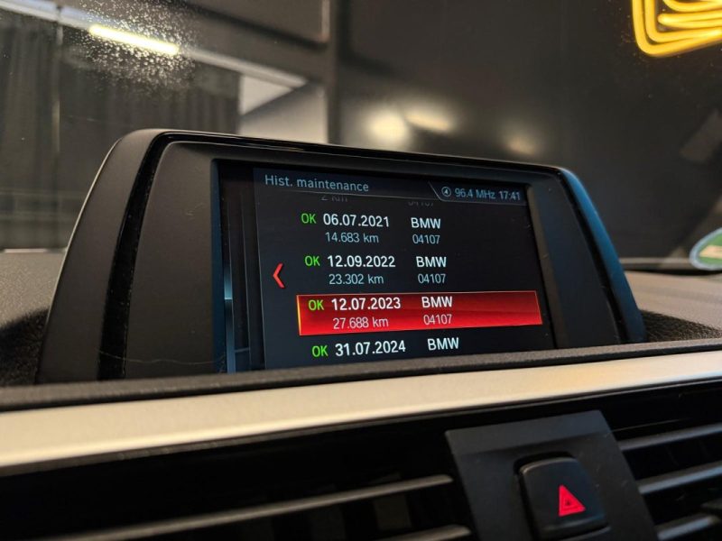 BMW SERIE 1 118I URBANCHIC 136 Cv / ENTRETIEN COMPLET + AIDE AU PARKING /