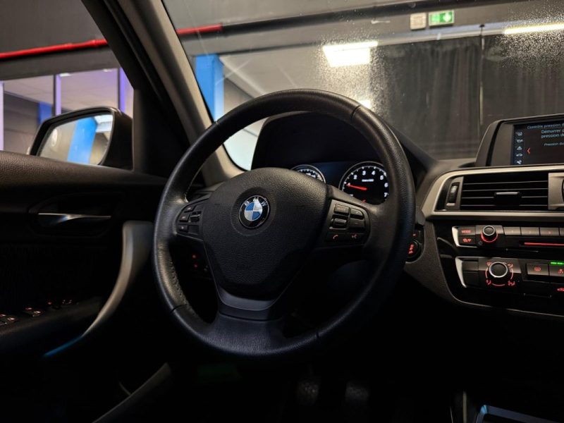 BMW SERIE 1 118I URBANCHIC 136 Cv / ENTRETIEN COMPLET + AIDE AU PARKING /