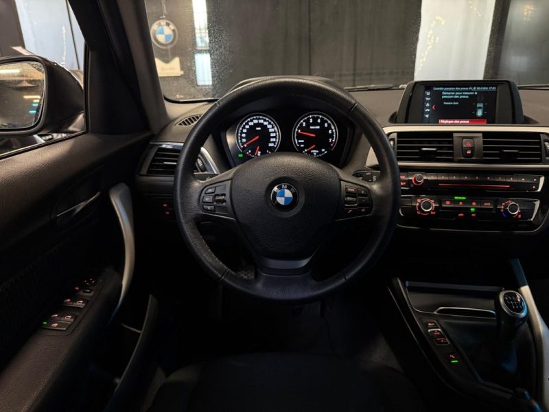 BMW SERIE 1 118I URBANCHIC 136 Cv / ENTRETIEN COMPLET + AIDE AU PARKING /