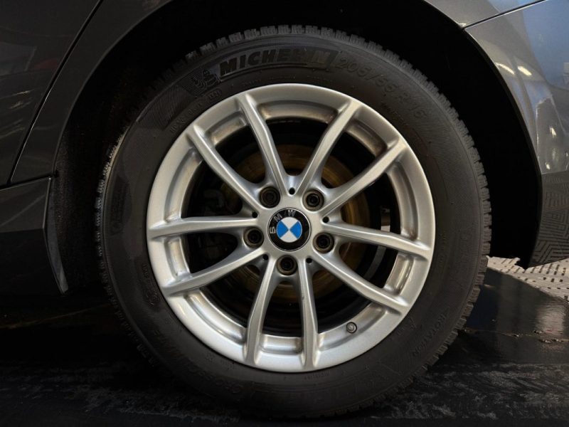 BMW SERIE 1 118I URBANCHIC 136 Cv / ENTRETIEN COMPLET + AIDE AU PARKING /