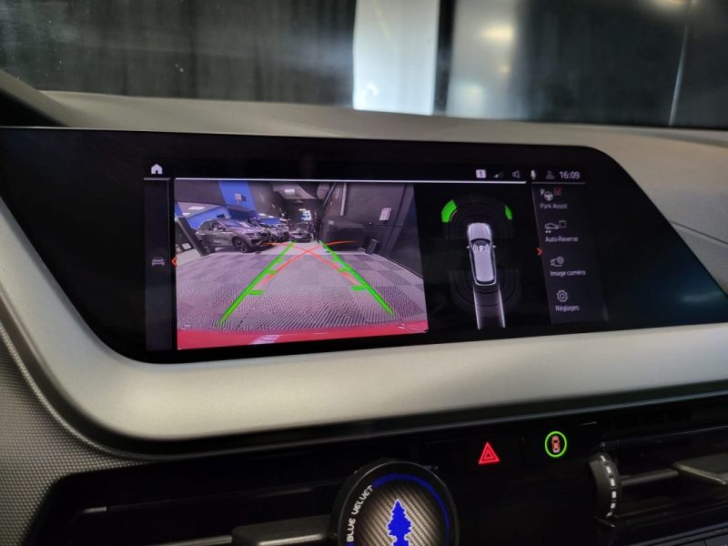 B.M.W. SERIE 1 116dA 116ch DKG7 TOIT OUVRANT PANO /CAMERA 