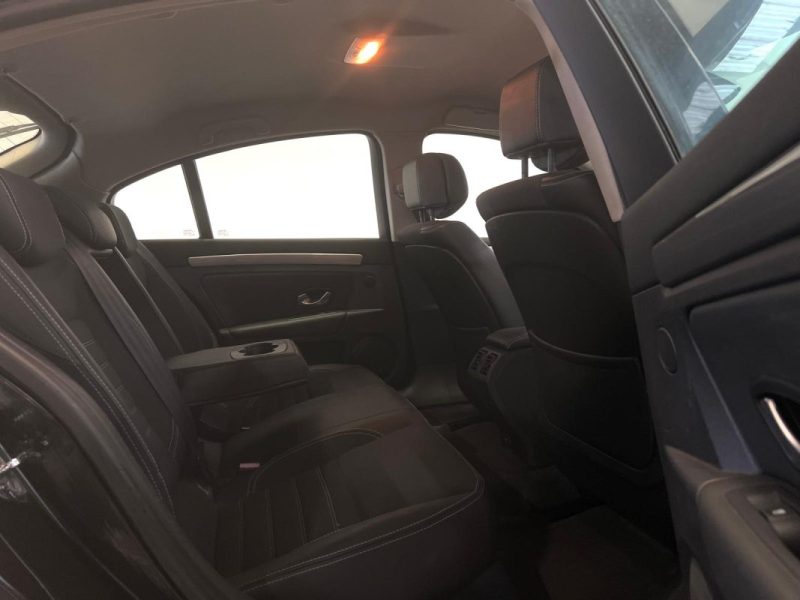 RENAULT LAGUNA 2.0 DCI 130 BLACK EDITION 