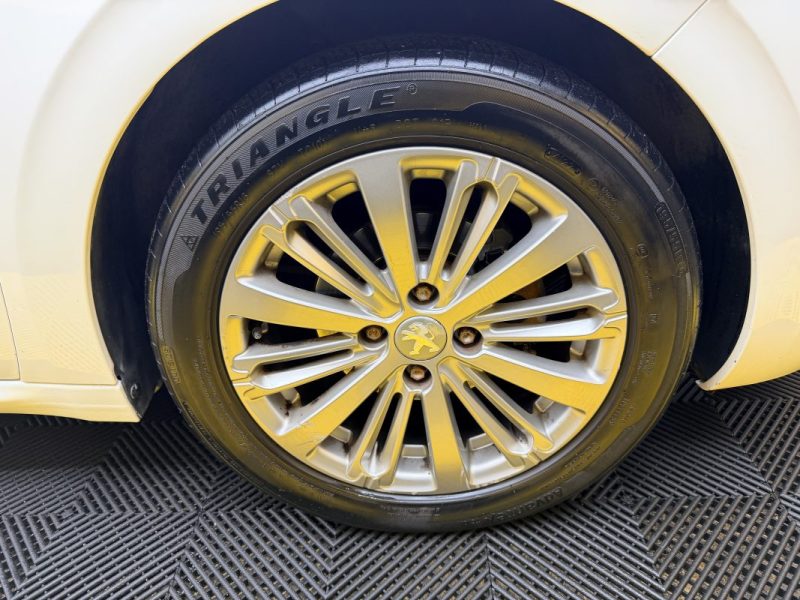 PEUGEOT 208 1.2 110CH TECH EDITION S&S 