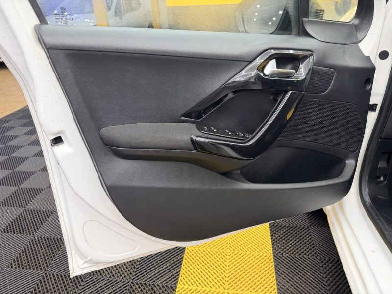 PEUGEOT 208 1.2 110CH TECH EDITION S&S 
