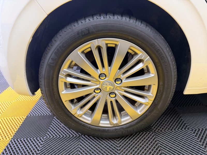 PEUGEOT 208 1.2 110CH TECH EDITION S&S 