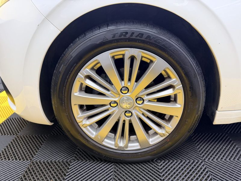 PEUGEOT 208 1.2 110CH TECH EDITION S&S 