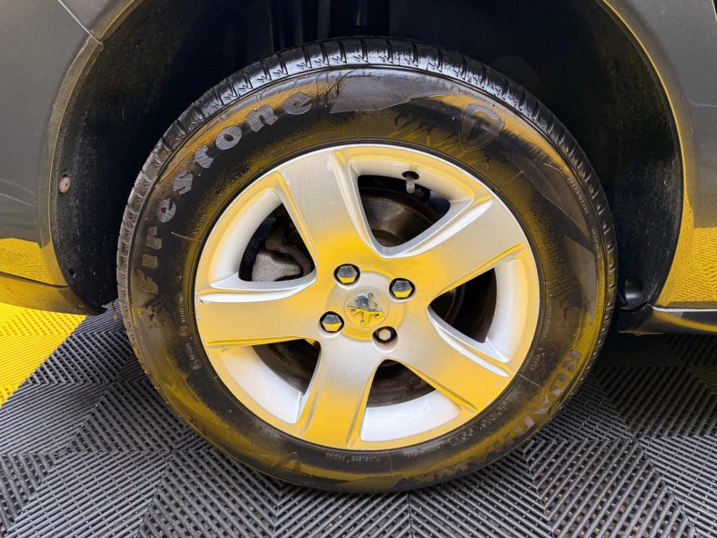 PEUGEOT 3008 1.6 HDI 112  PREMIUM PACK BOITE AUTOMATIQUE