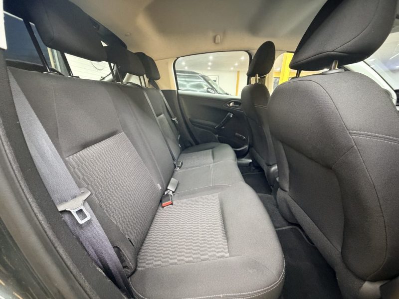 PEUGEOT 208 1.2 VTI 82CH STYLE 5P