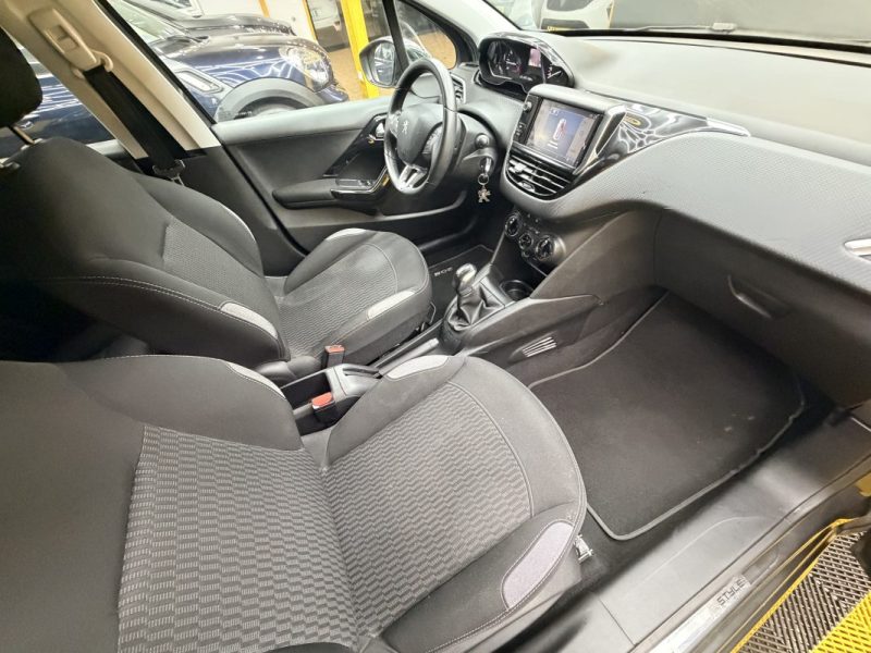 PEUGEOT 208 1.2 VTI 82CH STYLE 5P