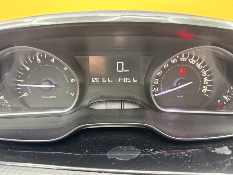 PEUGEOT 208 1.2 VTI 82CH STYLE 5P