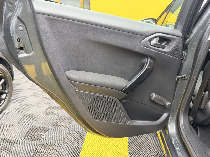 PEUGEOT 208 1.2 VTI 82CH STYLE 5P