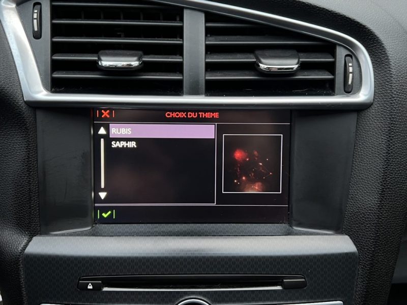 DS DS 4 SPORT CHIC 1.6 THP 165 Cv BOITE AUTOMATIQUE CUIR APPLE & ANDROID GPS FEUX LEDS KEYLESS