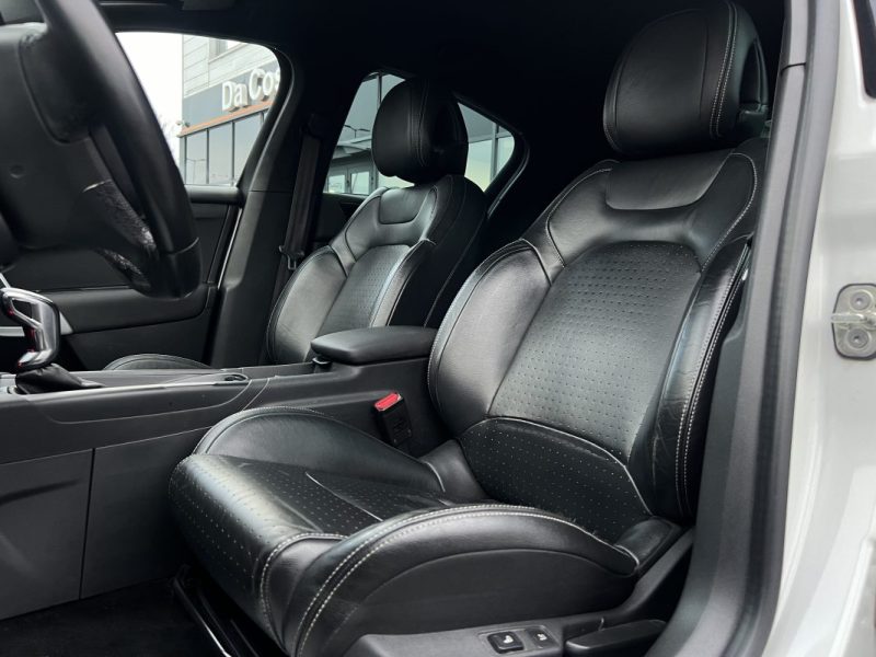 DS DS 4 SPORT CHIC 1.6 THP 165 Cv BOITE AUTOMATIQUE CUIR APPLE & ANDROID GPS FEUX LEDS KEYLESS
