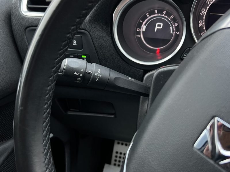 DS DS 4 SPORT CHIC 1.6 THP 165 Cv BOITE AUTOMATIQUE CUIR APPLE & ANDROID GPS FEUX LEDS KEYLESS