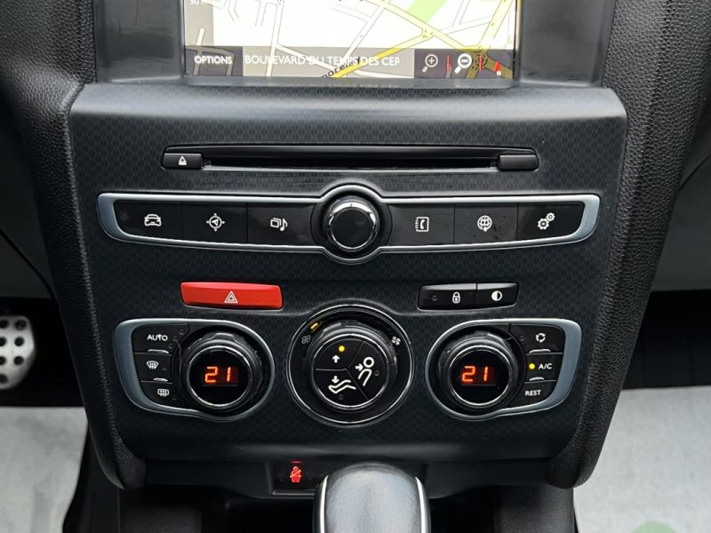 DS DS 4 SPORT CHIC 1.6 THP 165 Cv BOITE AUTOMATIQUE CUIR APPLE & ANDROID GPS FEUX LEDS KEYLESS