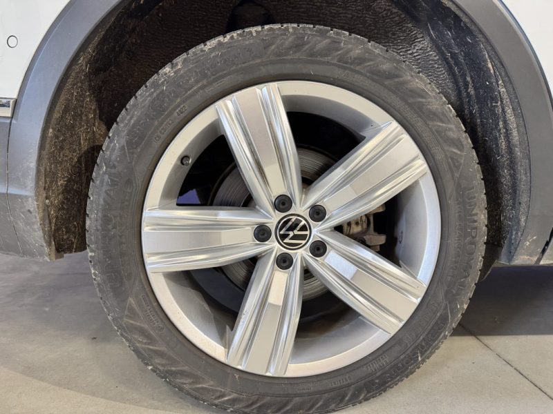 VOLKSWAGEN TIGUAN 1.4 eHYBRID 245ch ELEGANCE DSG6 / TOIT OUVRANT / SUIVI COMPLET