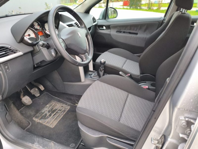 PEUGEOT 207 1.4 HDi 70 PREMIUM – SANS FAP – CLIM AUTO- REGULATEUR DE VITESSE – GARANTIE 12 MOIS