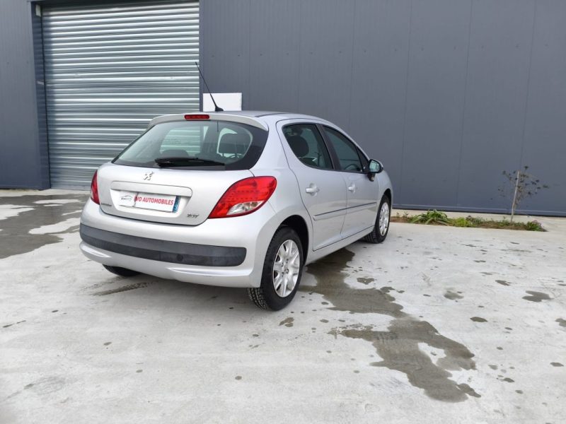 PEUGEOT 207 1.4 HDi 70 PREMIUM – SANS FAP – CLIM AUTO- REGULATEUR DE VITESSE – GARANTIE 12 MOIS