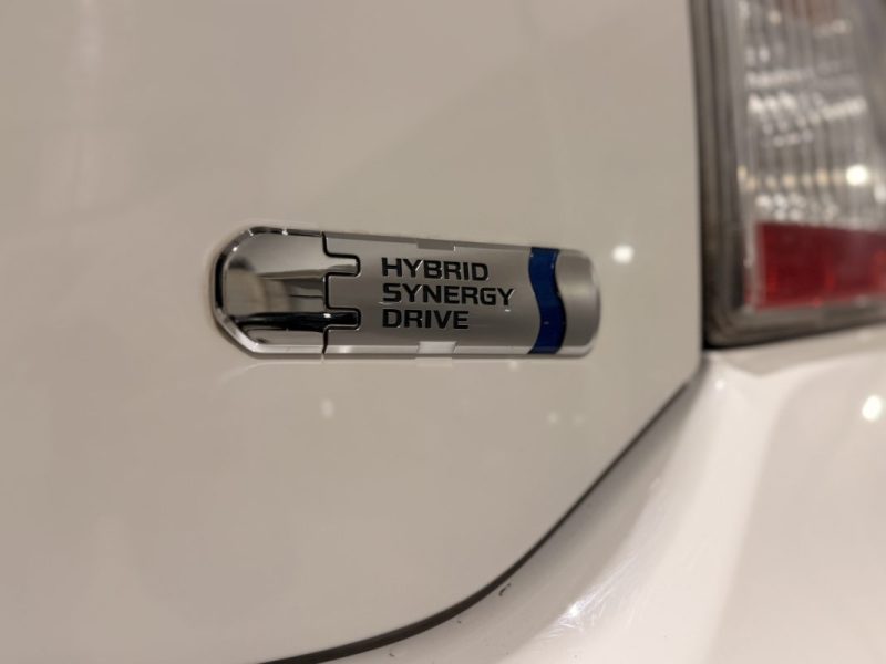 TOYOTA PRIUS - 1.8 L - HYBRIDE RECHARGEABLE - DYNAMIC - ENTRETIEN SUIVI TOYOTA 