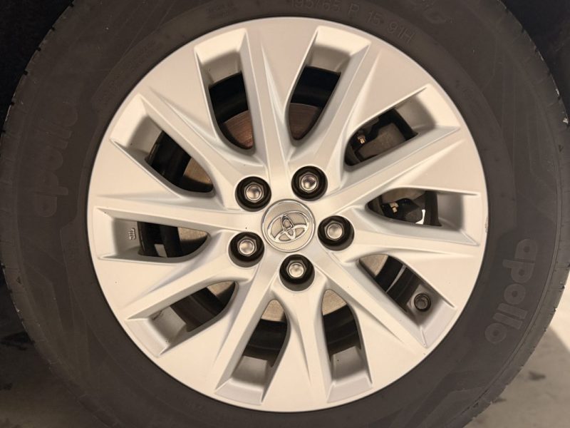 TOYOTA PRIUS - 1.8 L - HYBRIDE RECHARGEABLE - DYNAMIC - ENTRETIEN SUIVI TOYOTA 