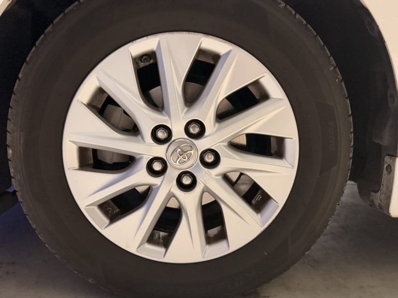 TOYOTA PRIUS - 1.8 L - HYBRIDE RECHARGEABLE - DYNAMIC - ENTRETIEN SUIVI TOYOTA 