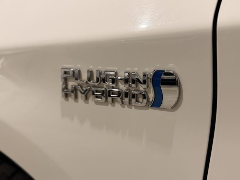 TOYOTA PRIUS - 1.8 L - HYBRIDE RECHARGEABLE - DYNAMIC - ENTRETIEN SUIVI TOYOTA 