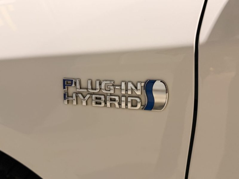 TOYOTA PRIUS - 1.8 L - HYBRIDE RECHARGEABLE - DYNAMIC - ENTRETIEN SUIVI TOYOTA 