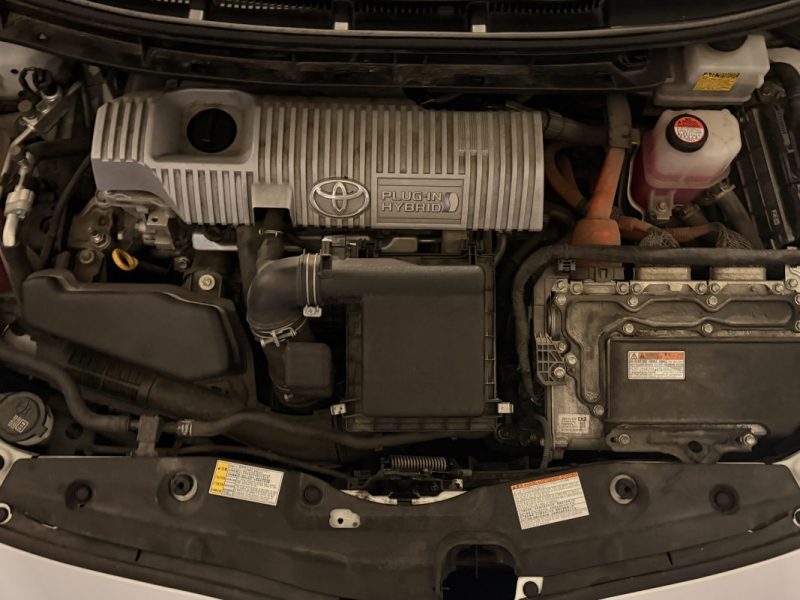 TOYOTA PRIUS - 1.8 L - HYBRIDE RECHARGEABLE - DYNAMIC - ENTRETIEN SUIVI TOYOTA 