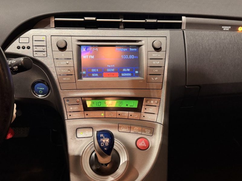 TOYOTA PRIUS - 1.8 L - HYBRIDE RECHARGEABLE - DYNAMIC - ENTRETIEN SUIVI TOYOTA 