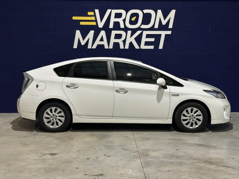 TOYOTA PRIUS - 1.8 L - HYBRIDE RECHARGEABLE - DYNAMIC - ENTRETIEN SUIVI TOYOTA 
