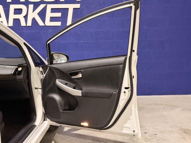 TOYOTA PRIUS - 1.8 L - HYBRIDE RECHARGEABLE - DYNAMIC - ENTRETIEN SUIVI TOYOTA 