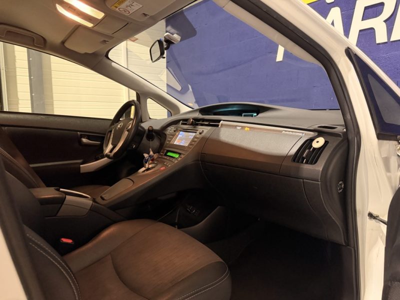 TOYOTA PRIUS - 1.8 L - HYBRIDE RECHARGEABLE - DYNAMIC - ENTRETIEN SUIVI TOYOTA 