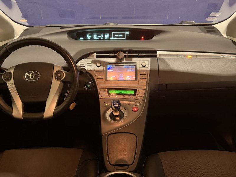 TOYOTA PRIUS - 1.8 L - HYBRIDE RECHARGEABLE - DYNAMIC - ENTRETIEN SUIVI TOYOTA 