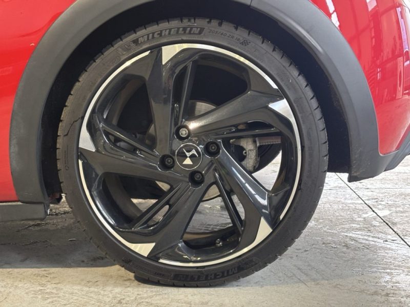 DS DS 3 1.6 THP 208 1598CM3 208CV PACK CARBONE / ENTRETIEN COMPLET DS / CAMÉRA DE RECUL 