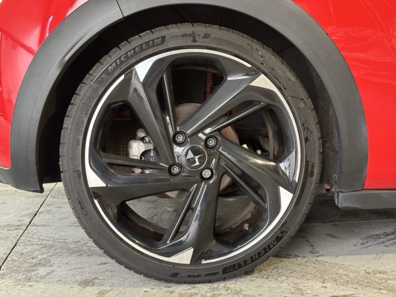 DS DS 3 1.6 THP 208 1598CM3 208CV PACK CARBONE / ENTRETIEN COMPLET DS / CAMÉRA DE RECUL 