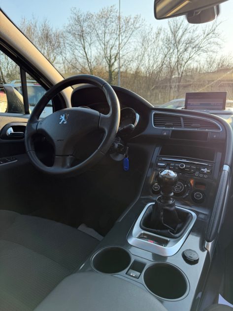 Peugeot 3008 1.6 HDI Business Pack – Révisé, Garantie 12 mois – Distribution neuve
