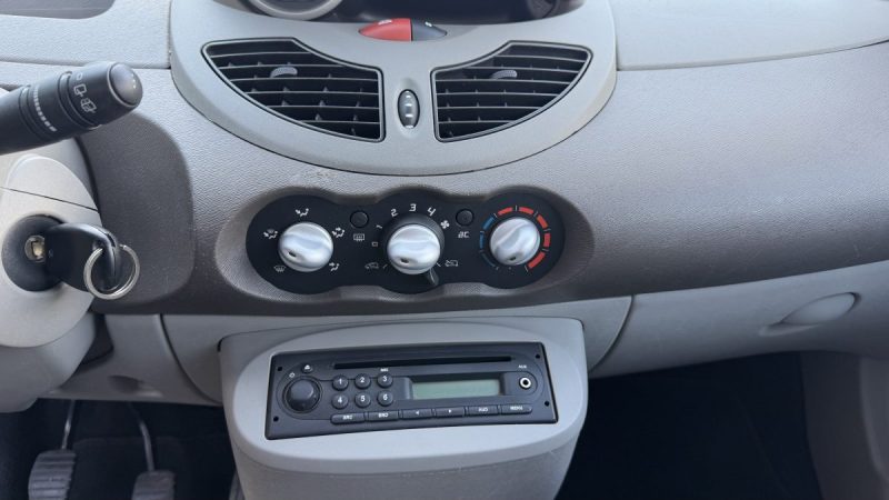 RENAULT TWINGO II 1.2 16V 1149CM3 75CV  Garantie 