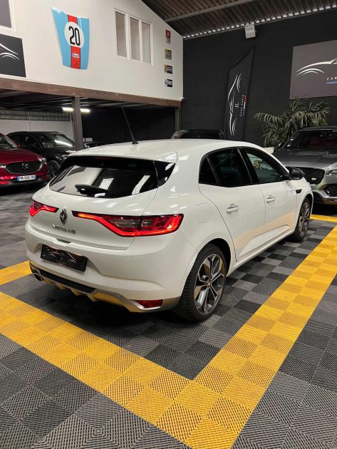 MAGNIFIQUE RENAULT MEGANE GT LINE  TCE 130 CH (RADAR DE RECUL, ÉCRAN MULTIMÉDIA, SIÈGES CHAUFFANTS)