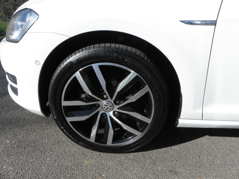 VOLKSWAGEN GOLF VII 1.2 TSI 105CH BLUEMOTION TECHNOLOGY CUP 5P 2014