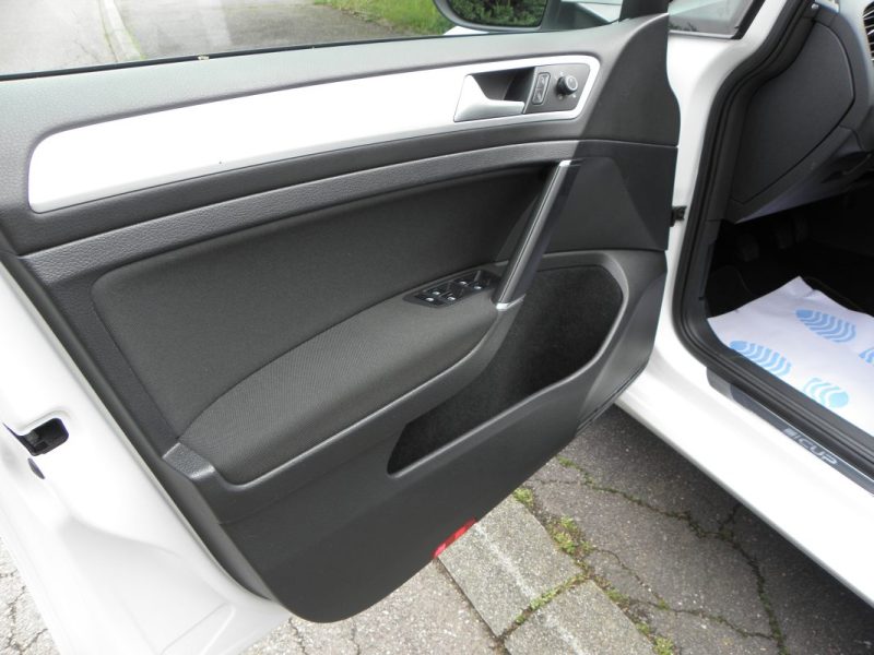 VOLKSWAGEN GOLF VII 1.2 TSI 105CH BLUEMOTION TECHNOLOGY CUP 5P 2014