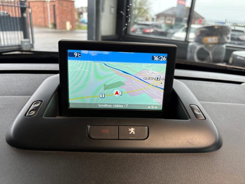 🔹 Peugeot 3008 1.6 HDI 114 Ch 4 Roues Motrices🗺️ Navigation🔊 Bluetooth❄️Climatisation automatique