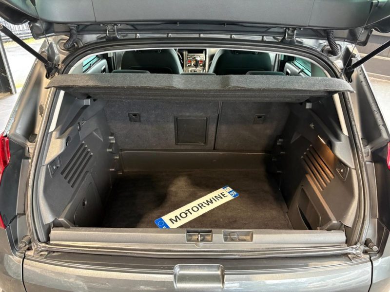 🔹 Peugeot 3008 1.6 HDI 114 Ch 4 Roues Motrices🗺️ Navigation🔊 Bluetooth❄️Climatisation automatique