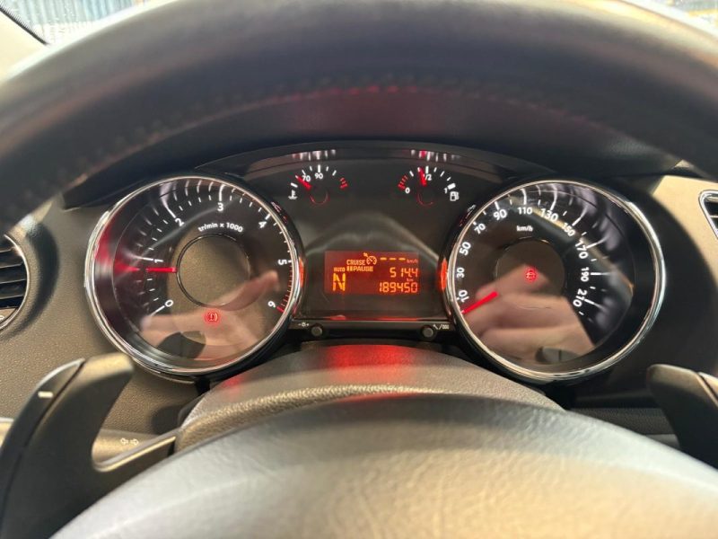 🔹 Peugeot 3008 1.6 HDI 114 Ch 4 Roues Motrices🗺️ Navigation🔊 Bluetooth❄️Climatisation automatique