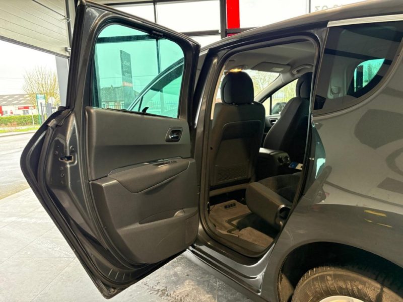 🔹 Peugeot 3008 1.6 HDI 114 Ch 4 Roues Motrices🗺️ Navigation🔊 Bluetooth❄️Climatisation automatique
