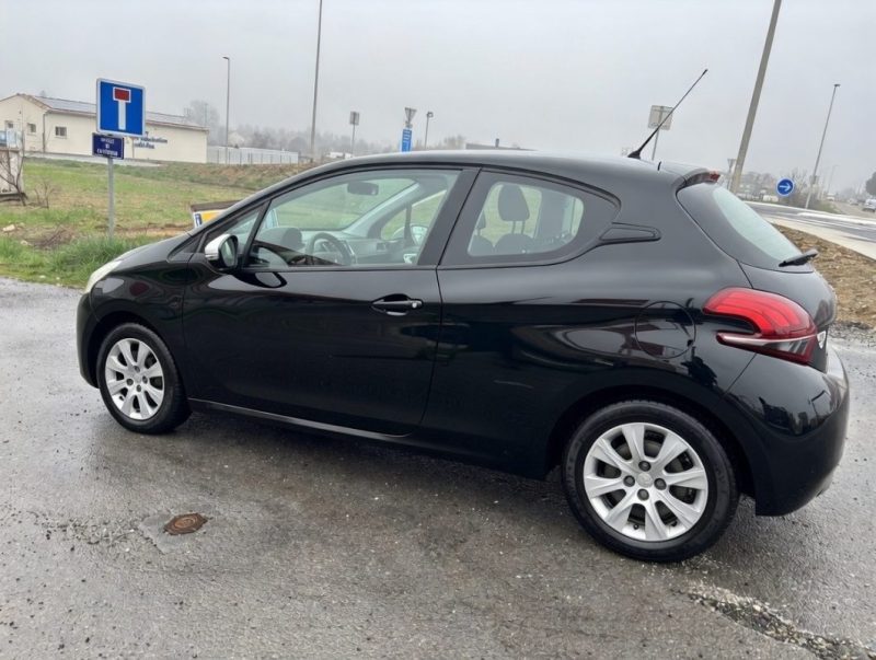 PEUGEOT 208 1.2 VTI  68CH LIKE 3P 2017
