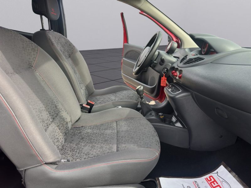 RENAULT TWINGO II 1.2 16V 75 RIP CURL